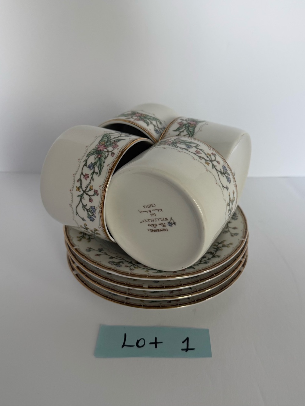 Set of 4 Farberware 1996 Wellesley #486 Fine China Teacups and Saucers 8pcs #1